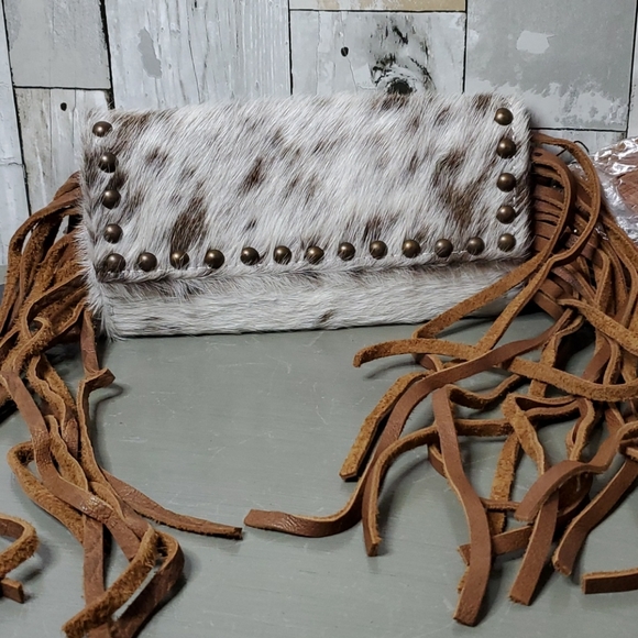 American Darling Fring Wallet Crossbody - Picture 2 of 7